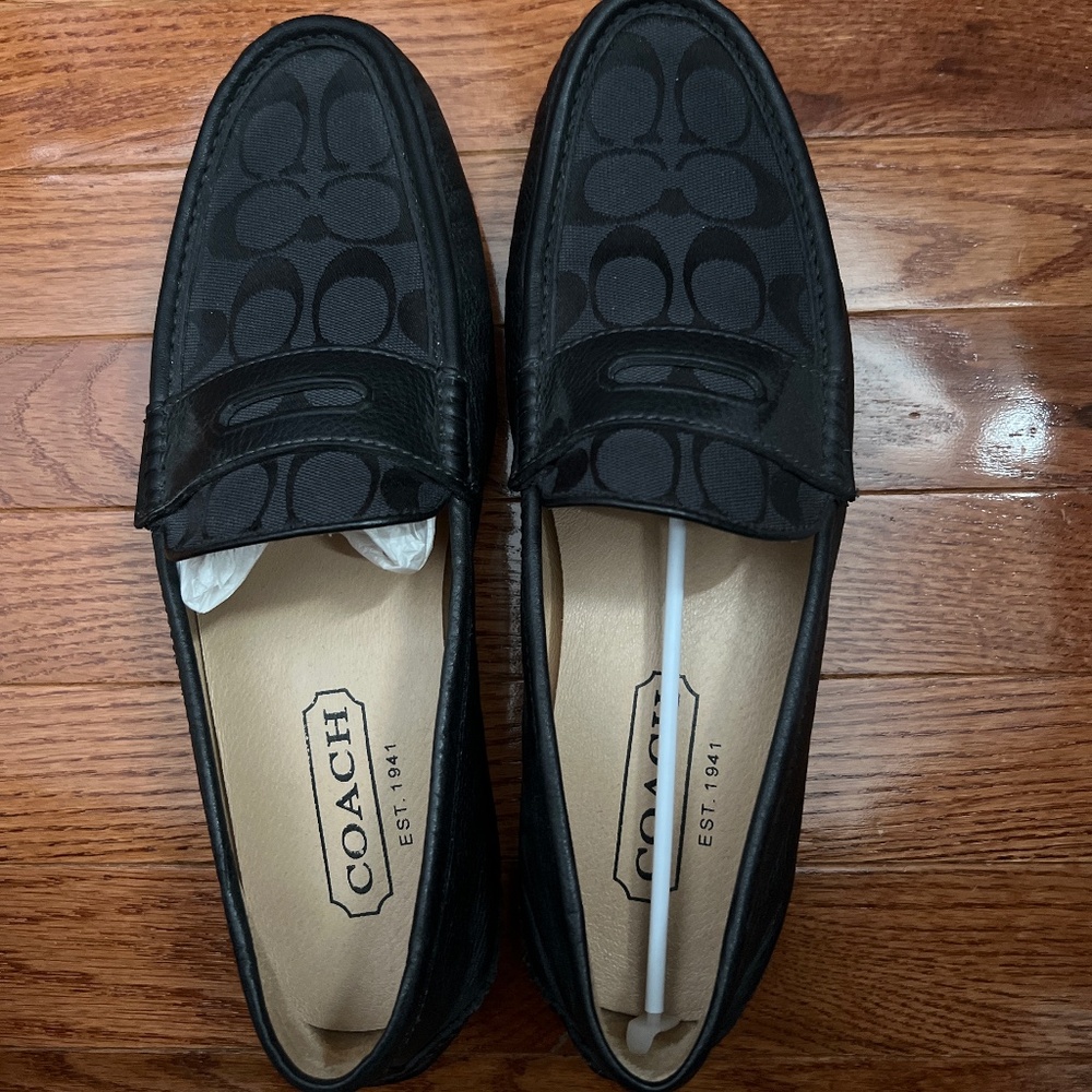 Very nice pair of Coach loafers